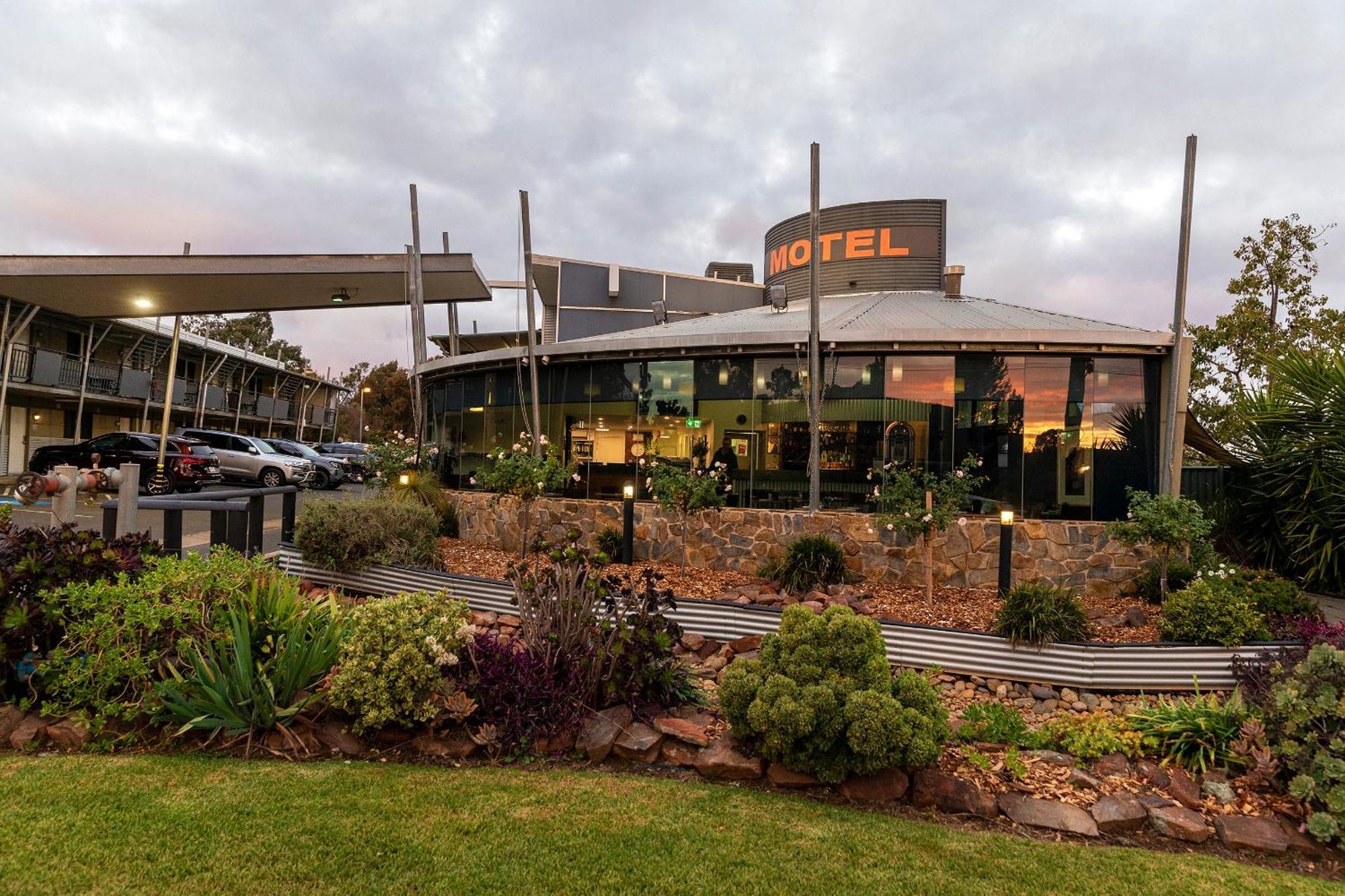 Station Motel Parkes Extérieur photo